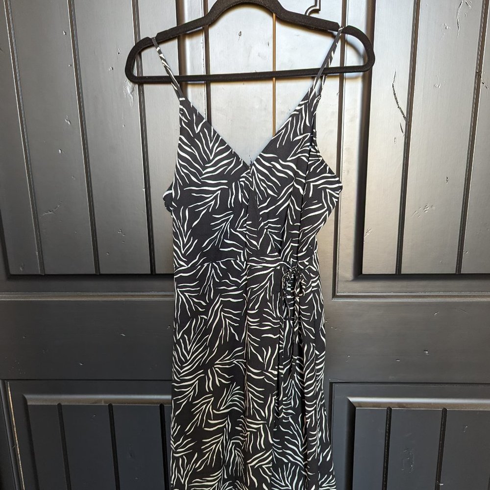 Nine West Black and White Dress, Size Medium ** HOC Winter